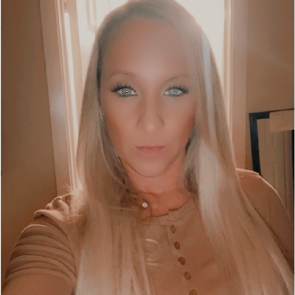 Meet your Posher, Chelsee - Picture 2 of 6